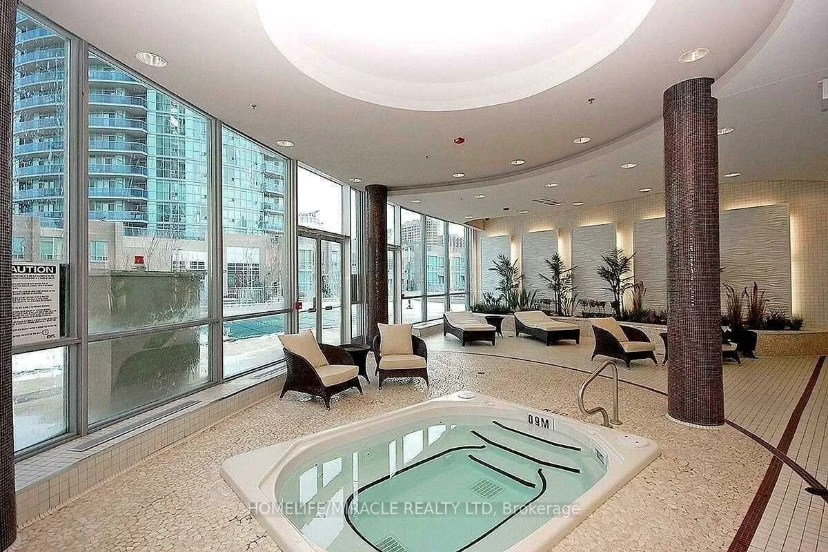 80, absolute, City Centre, Mississauga