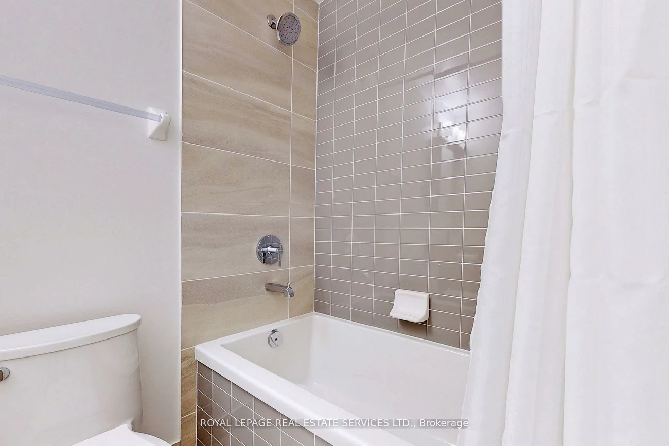 4677, Glen Erin, Central Erin Mills, Mississauga