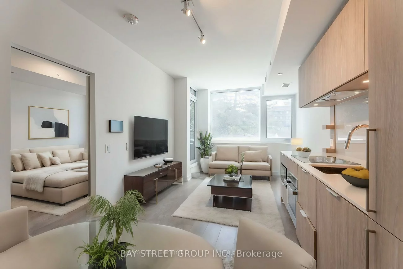 28, Ann, Port Credit, Mississauga