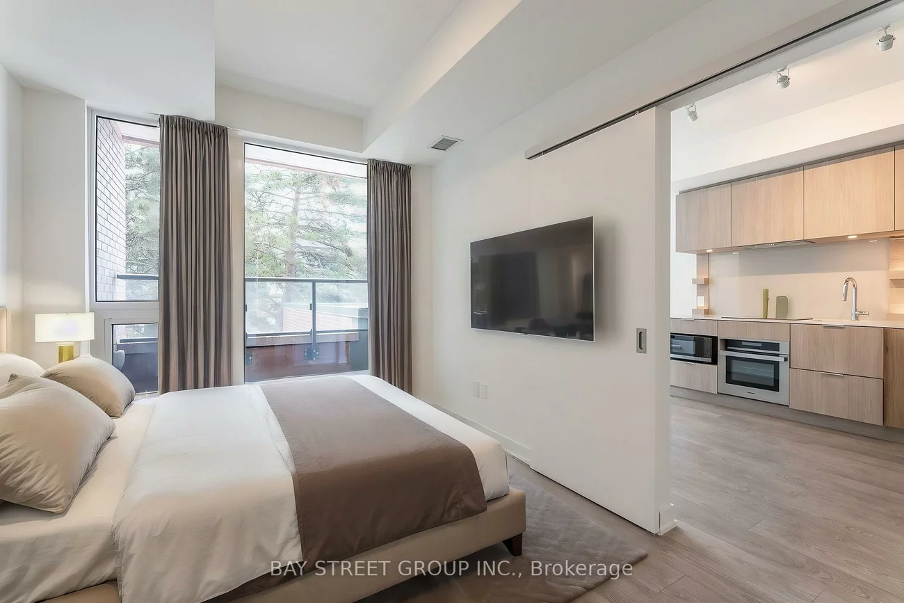 28, Ann, Port Credit, Mississauga