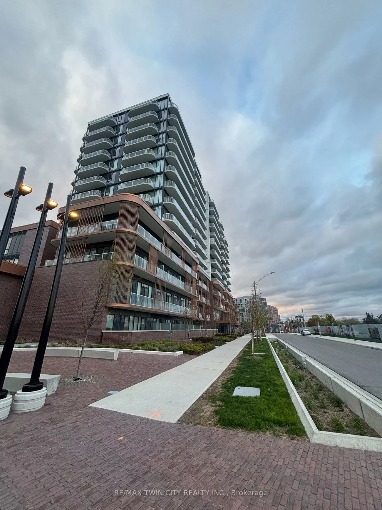 220, Missinnihe, Port Credit, Mississauga