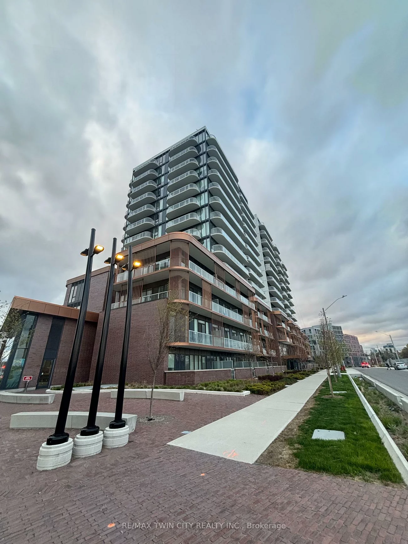 220, Missinnihe, Port Credit, Mississauga