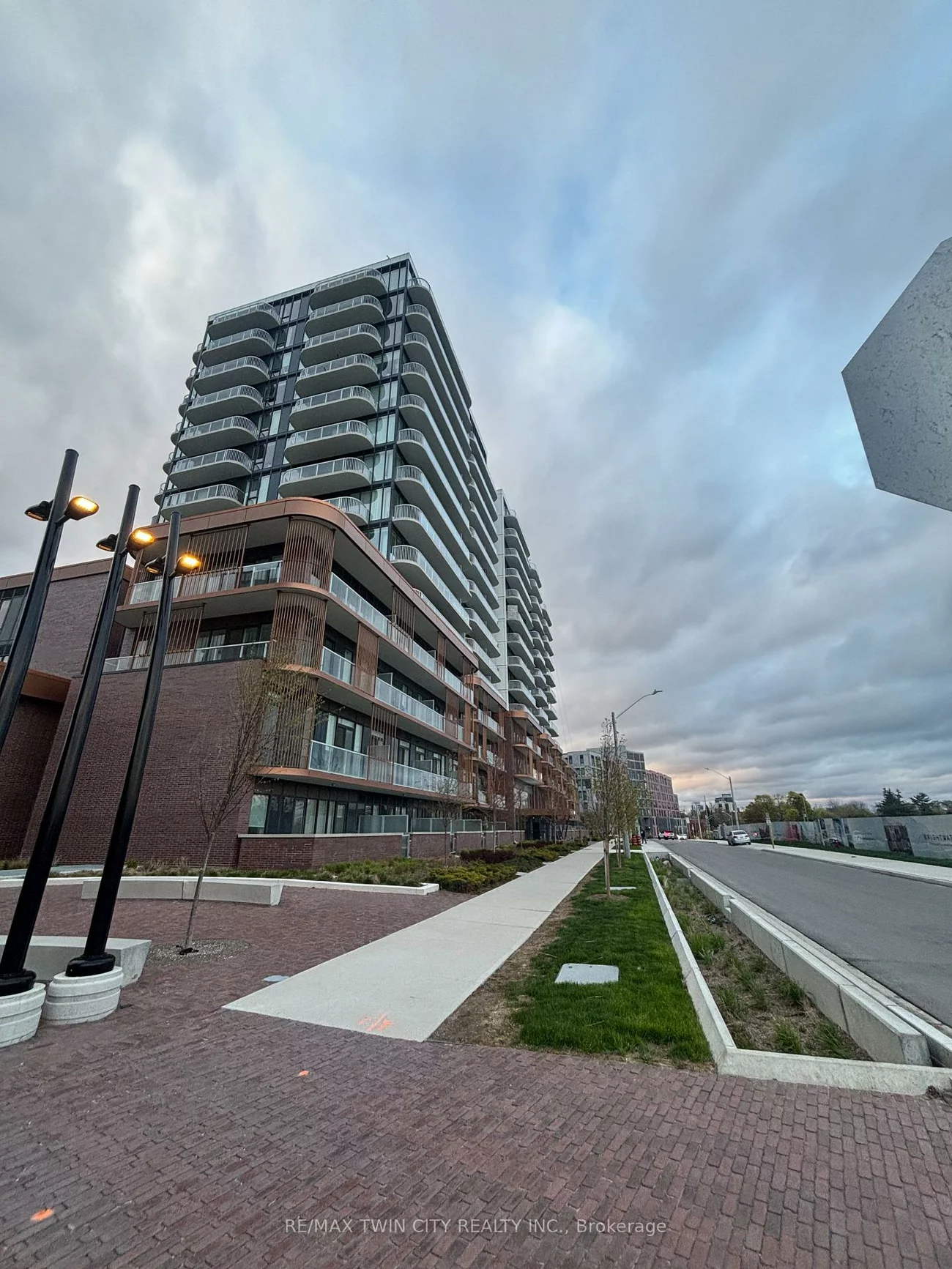 220, Missinnihe, Port Credit, Mississauga