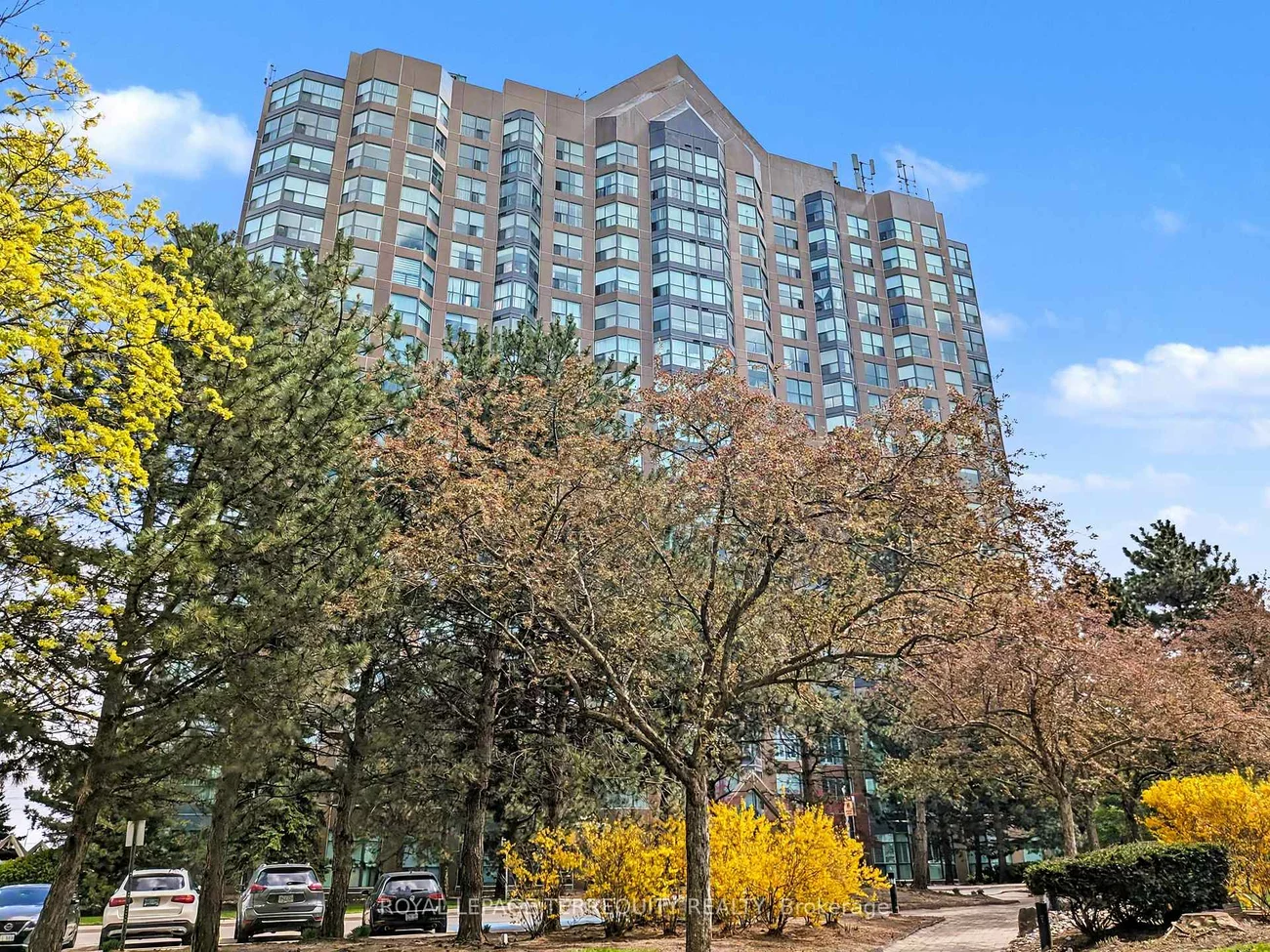 2155, Burnhamthorpe, Erin Mills, Mississauga