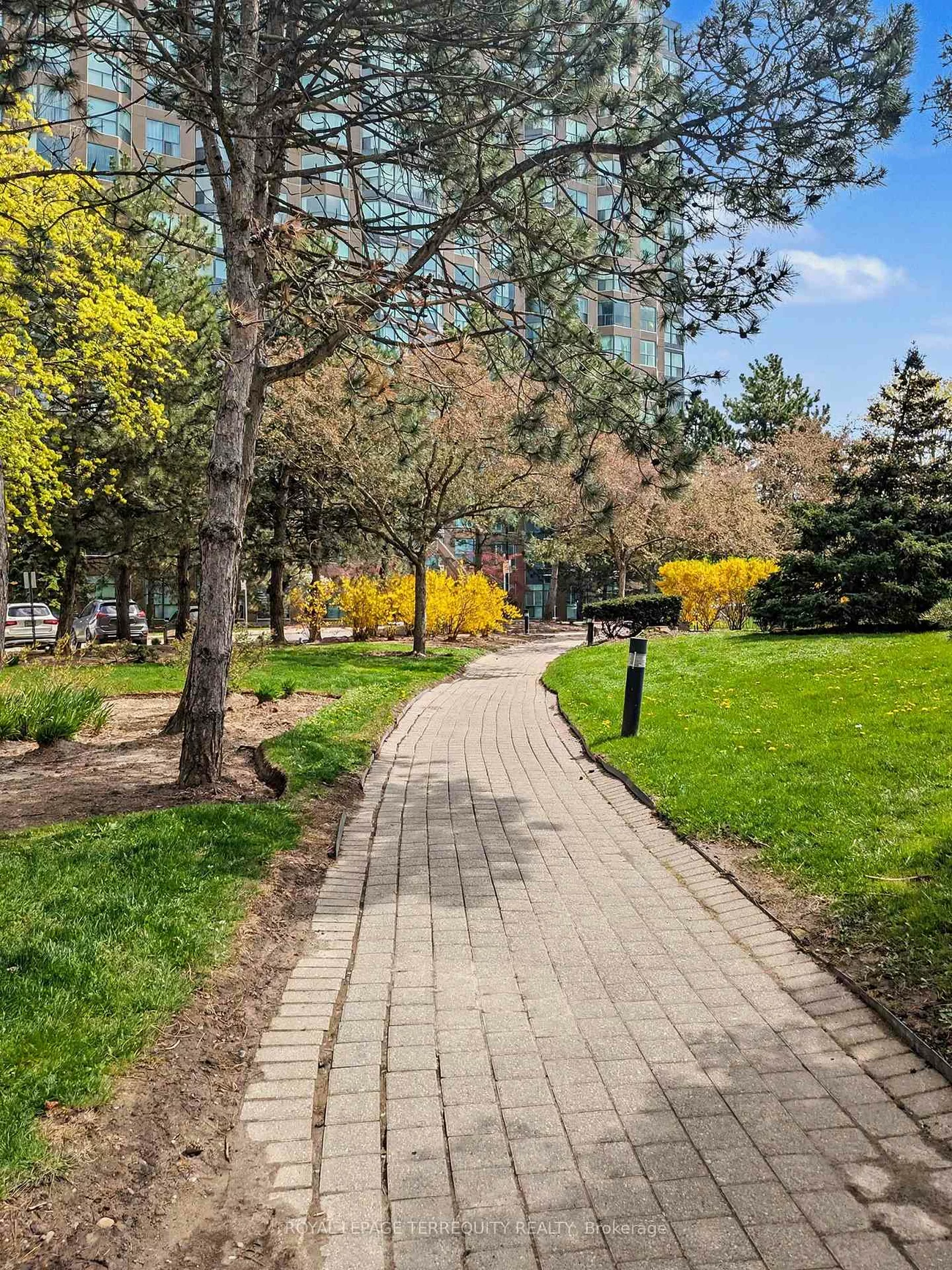 2155, Burnhamthorpe, Erin Mills, Mississauga