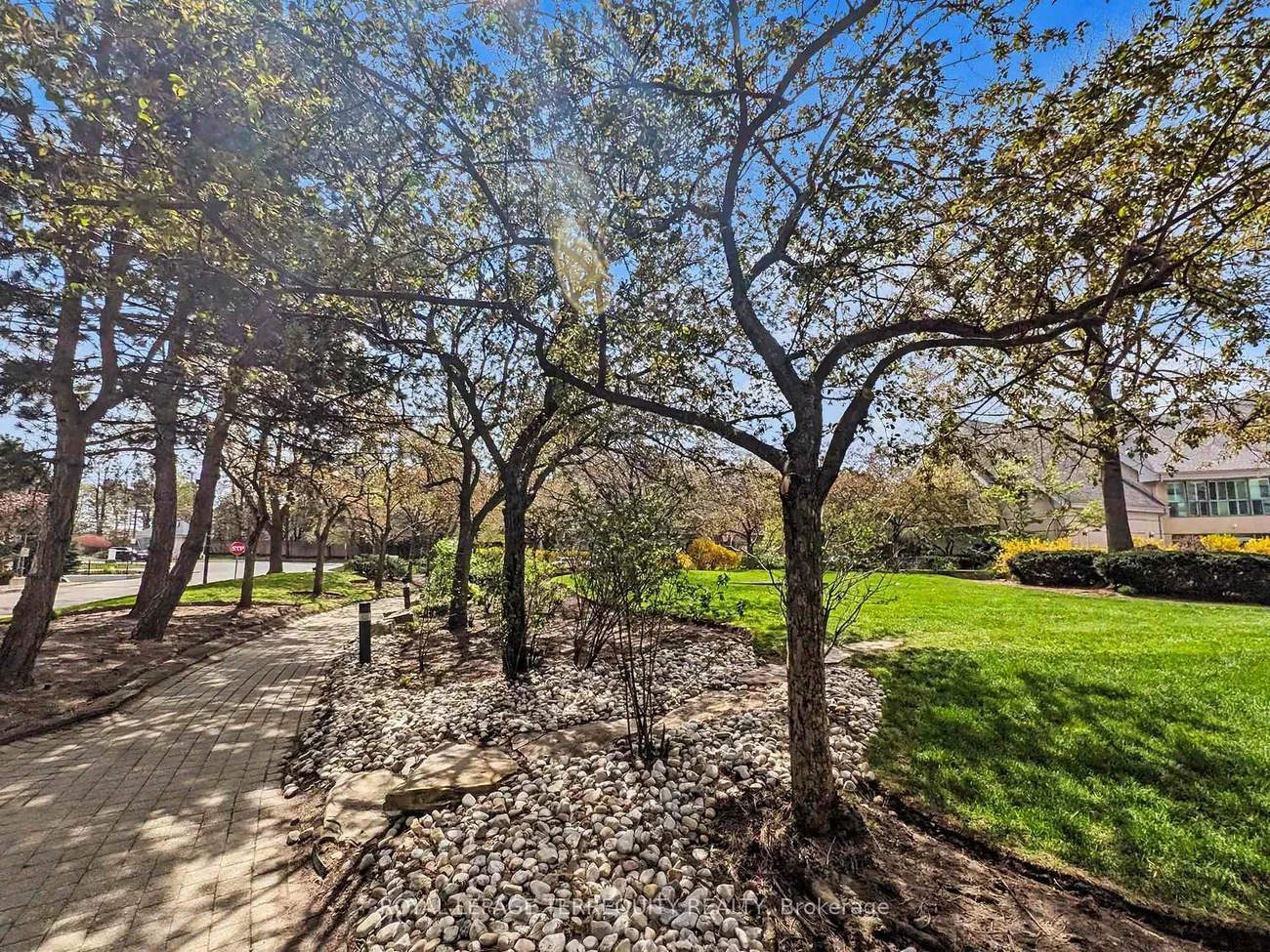 2155, Burnhamthorpe, Erin Mills, Mississauga