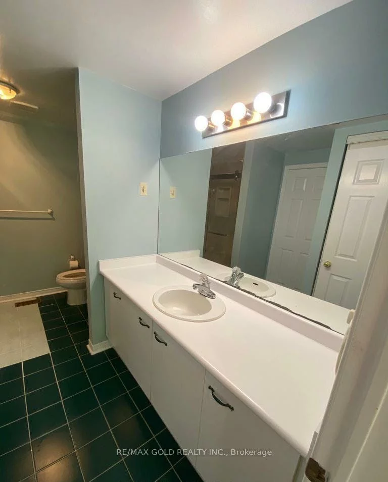 2550, Thomas, Central Erin Mills, Mississauga