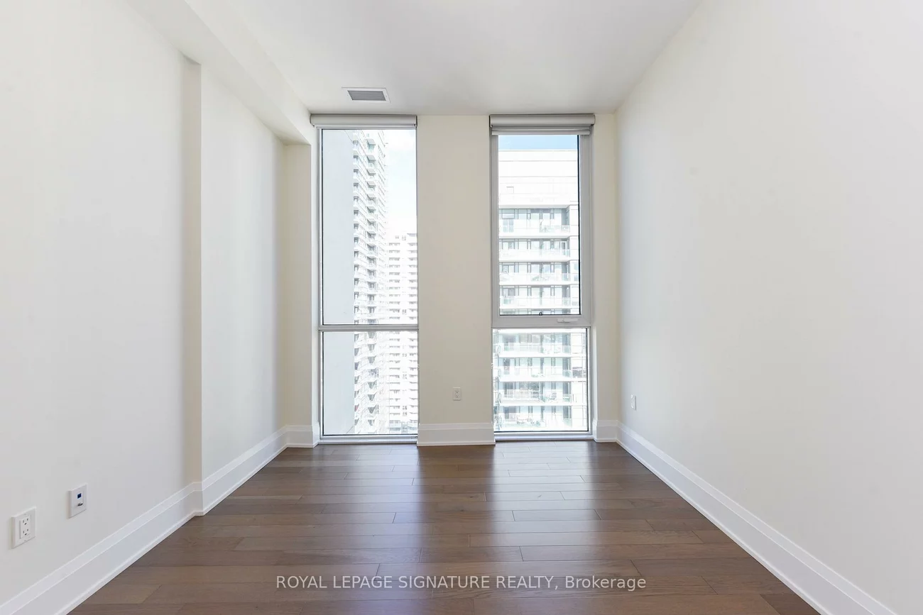 4055, Parkside Village, City Centre, Mississauga