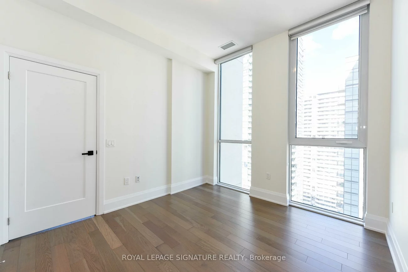 4055, Parkside Village, City Centre, Mississauga