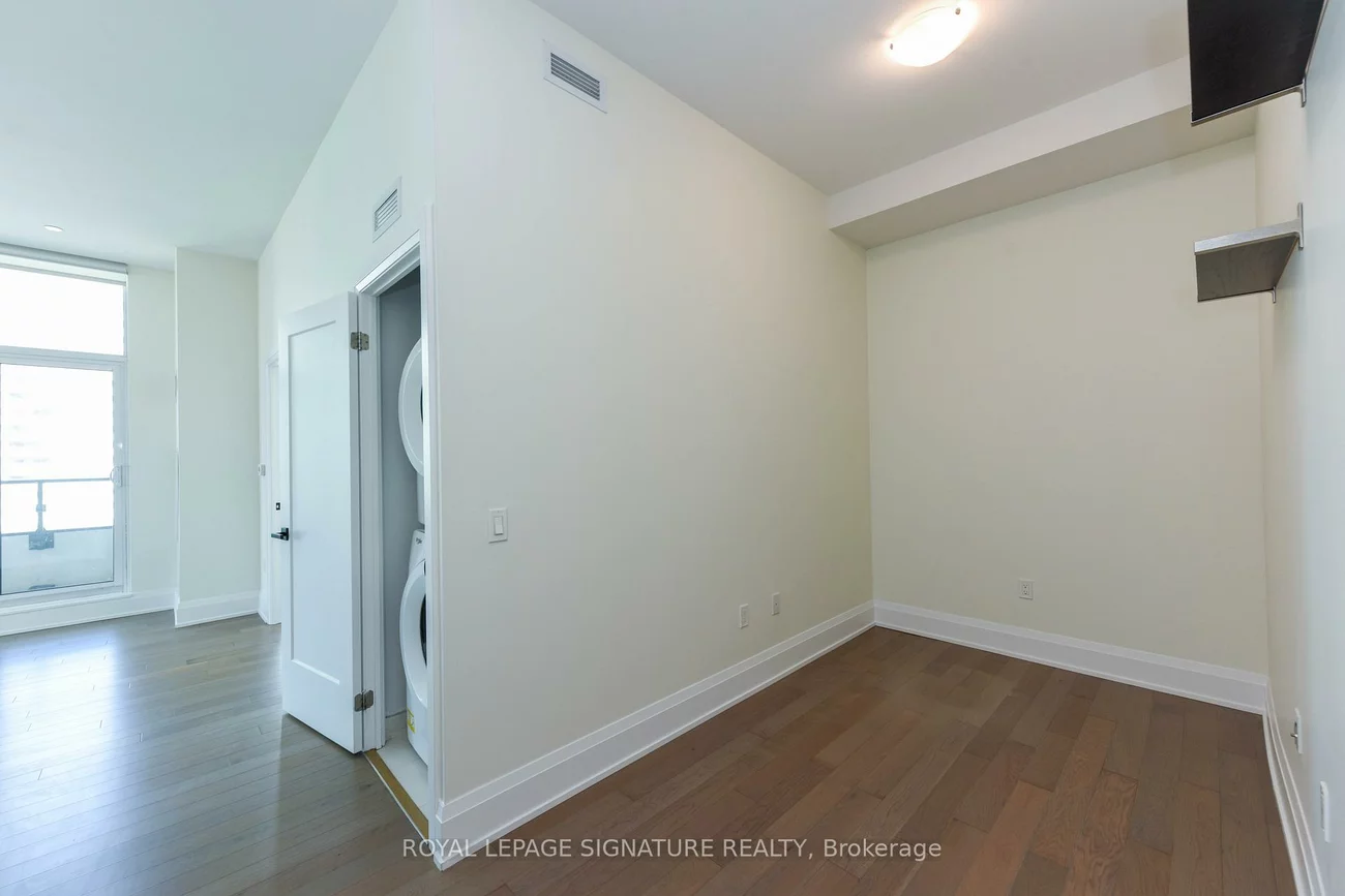 4055, Parkside Village, City Centre, Mississauga