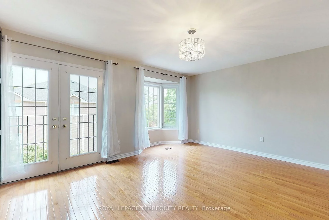 1130, Cawthra, Mineola, Mississauga
