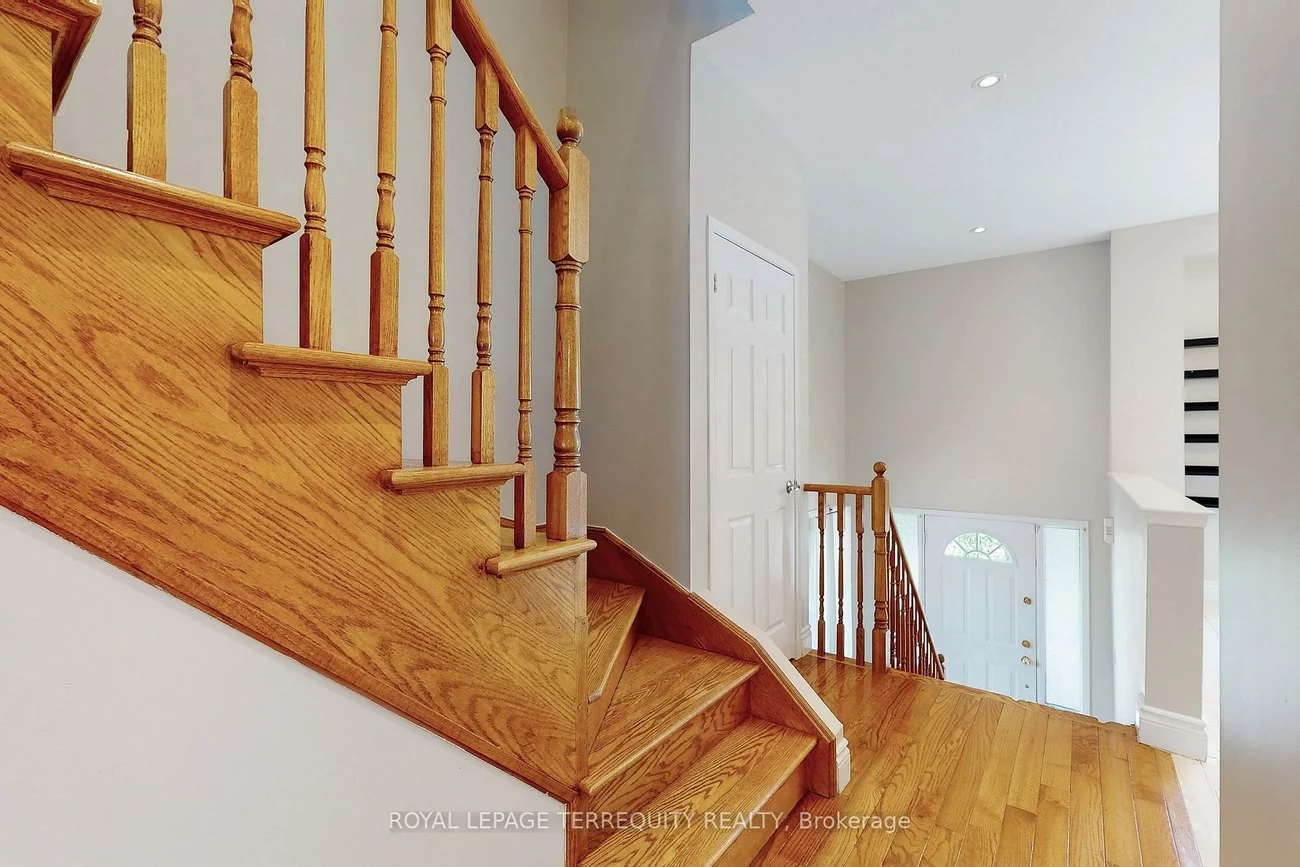1130, Cawthra, Mineola, Mississauga