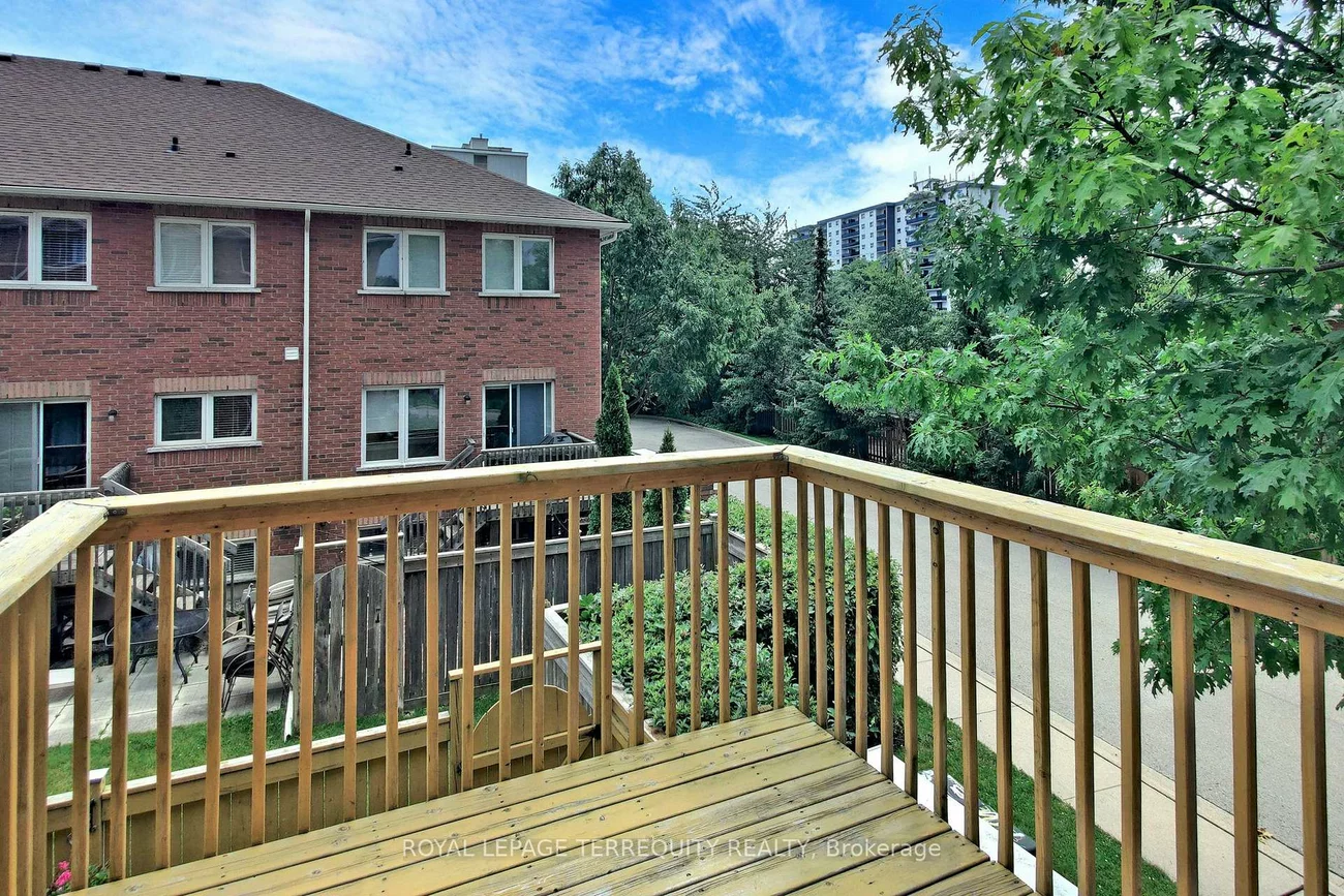 1130, Cawthra, Mineola, Mississauga