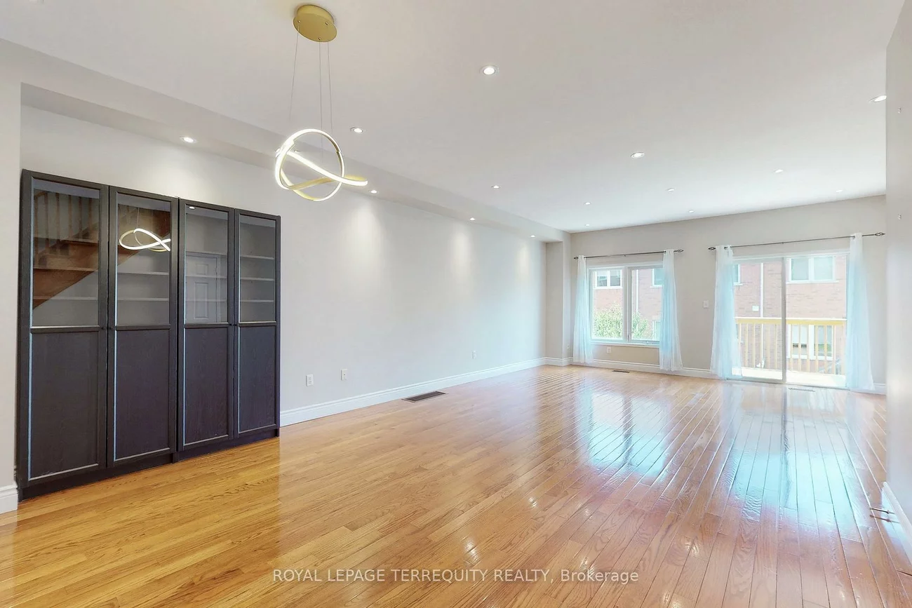 1130, Cawthra, Mineola, Mississauga