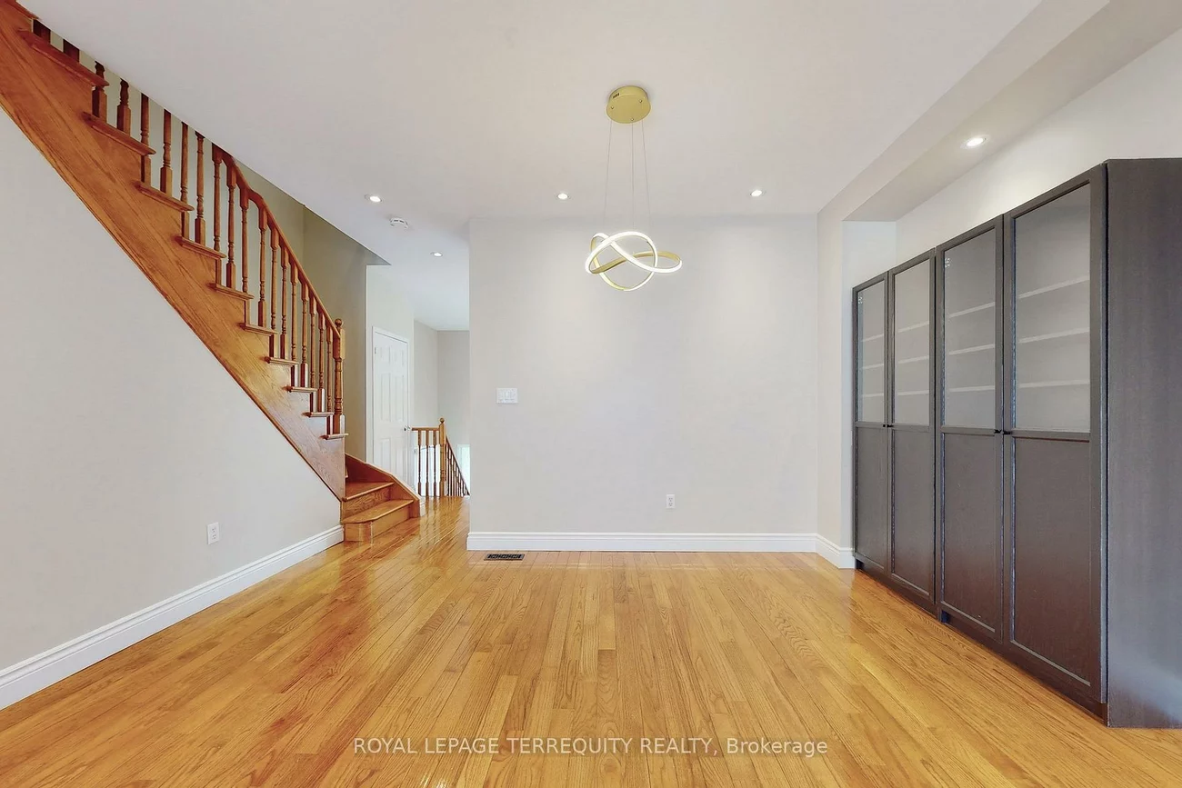 1130, Cawthra, Mineola, Mississauga
