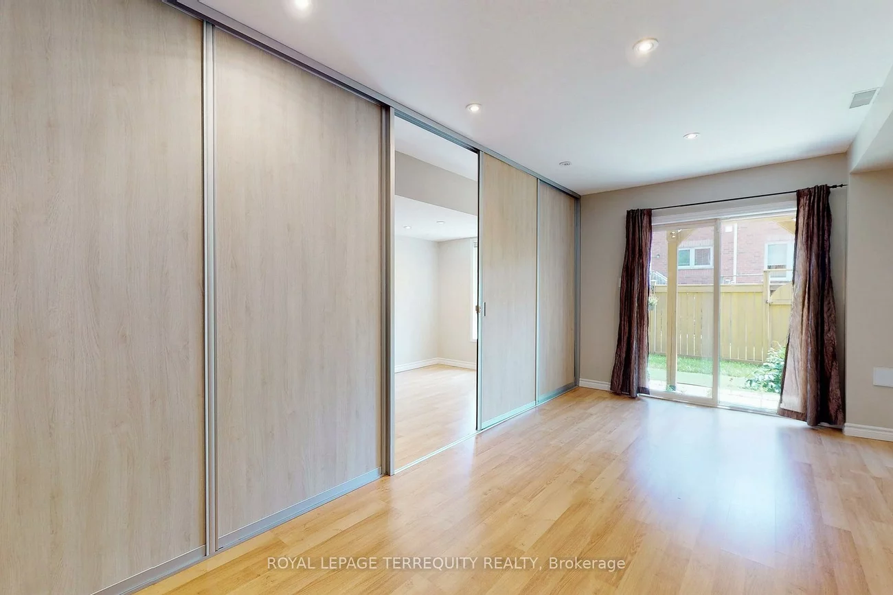 1130, Cawthra, Mineola, Mississauga