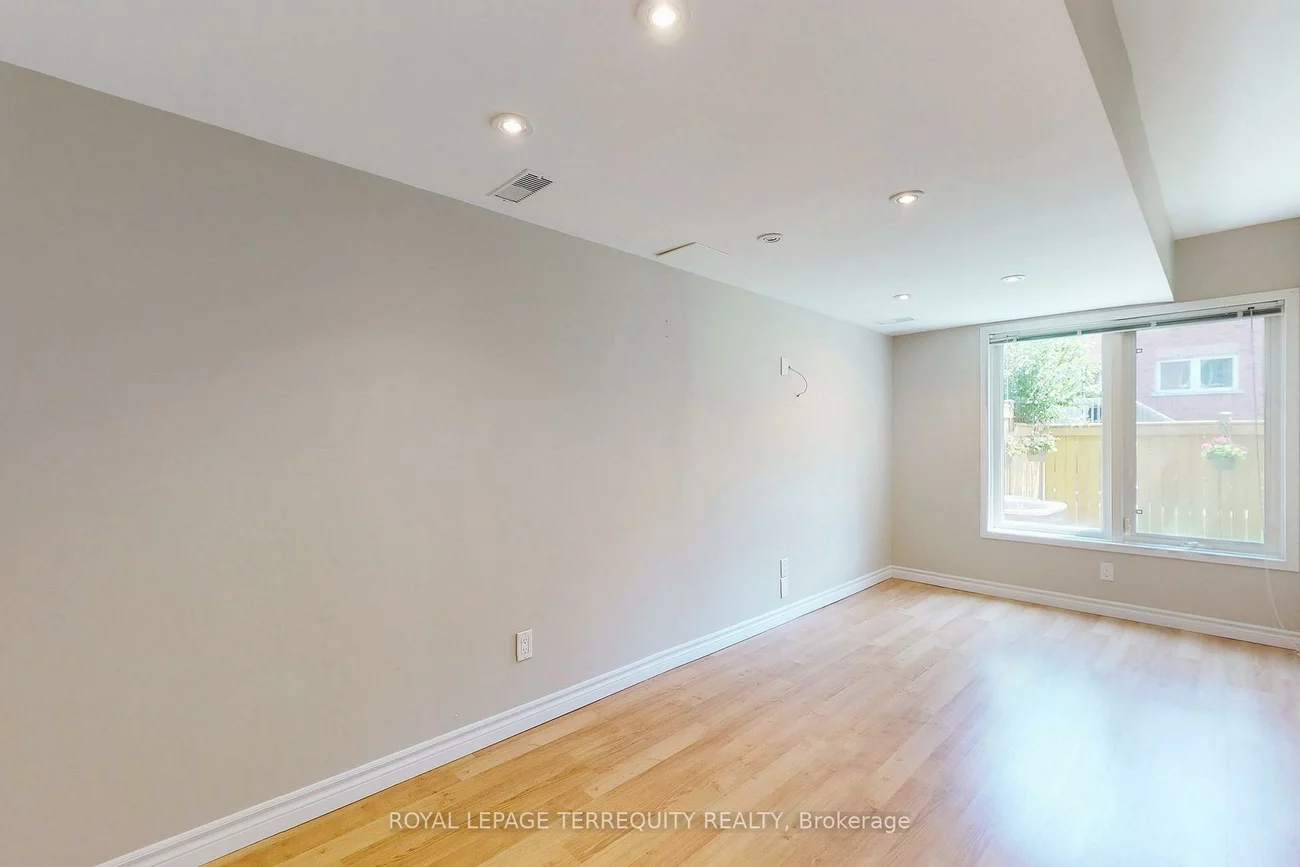1130, Cawthra, Mineola, Mississauga