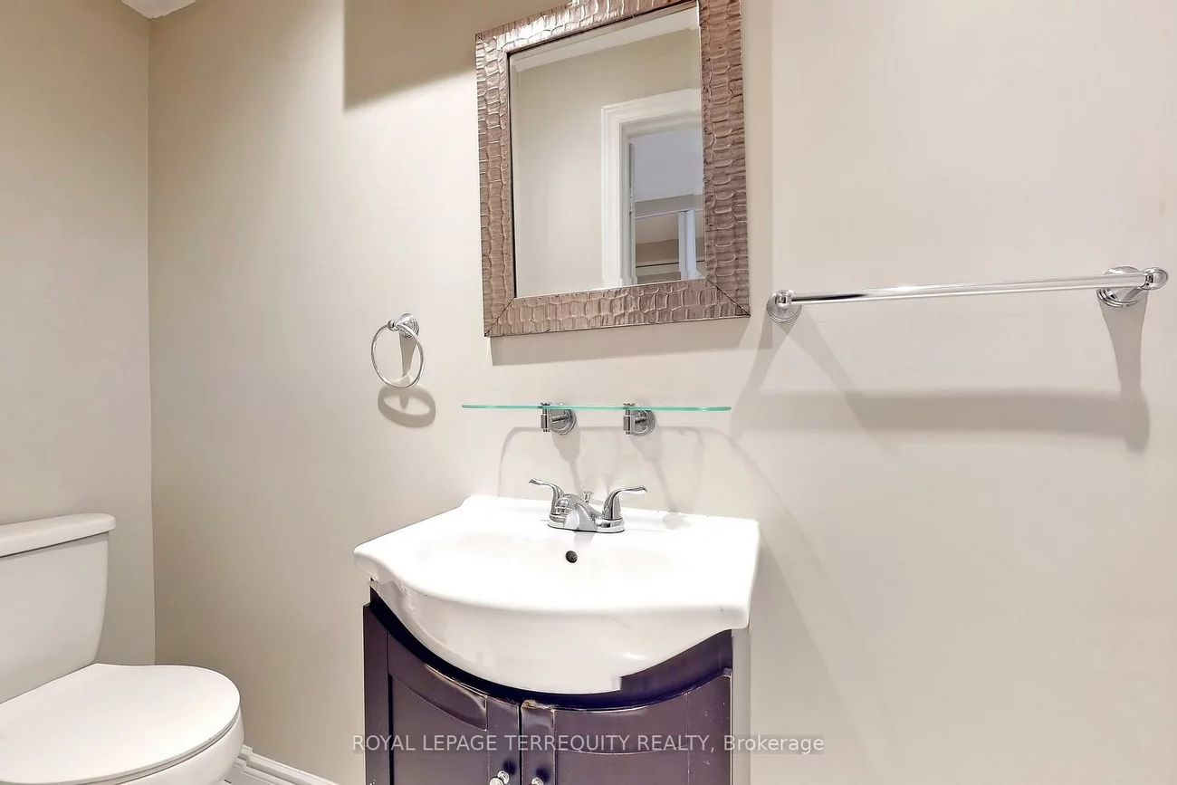 1130, Cawthra, Mineola, Mississauga