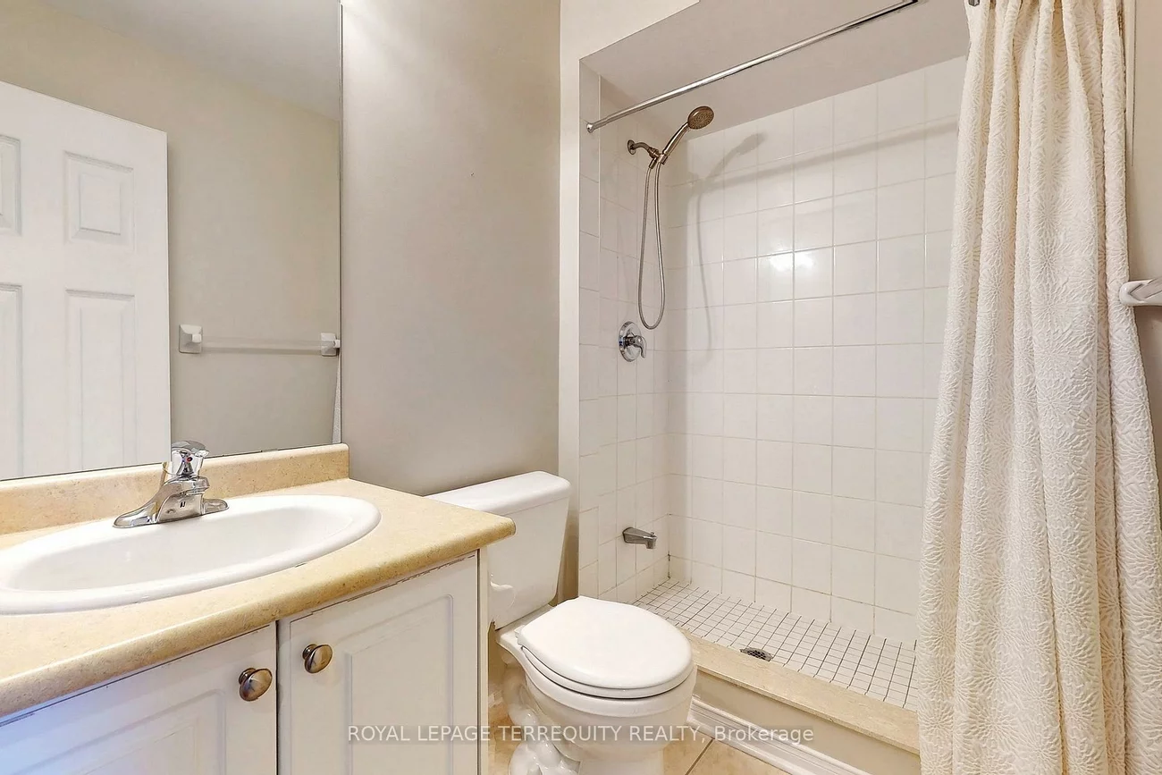 1130, Cawthra, Mineola, Mississauga