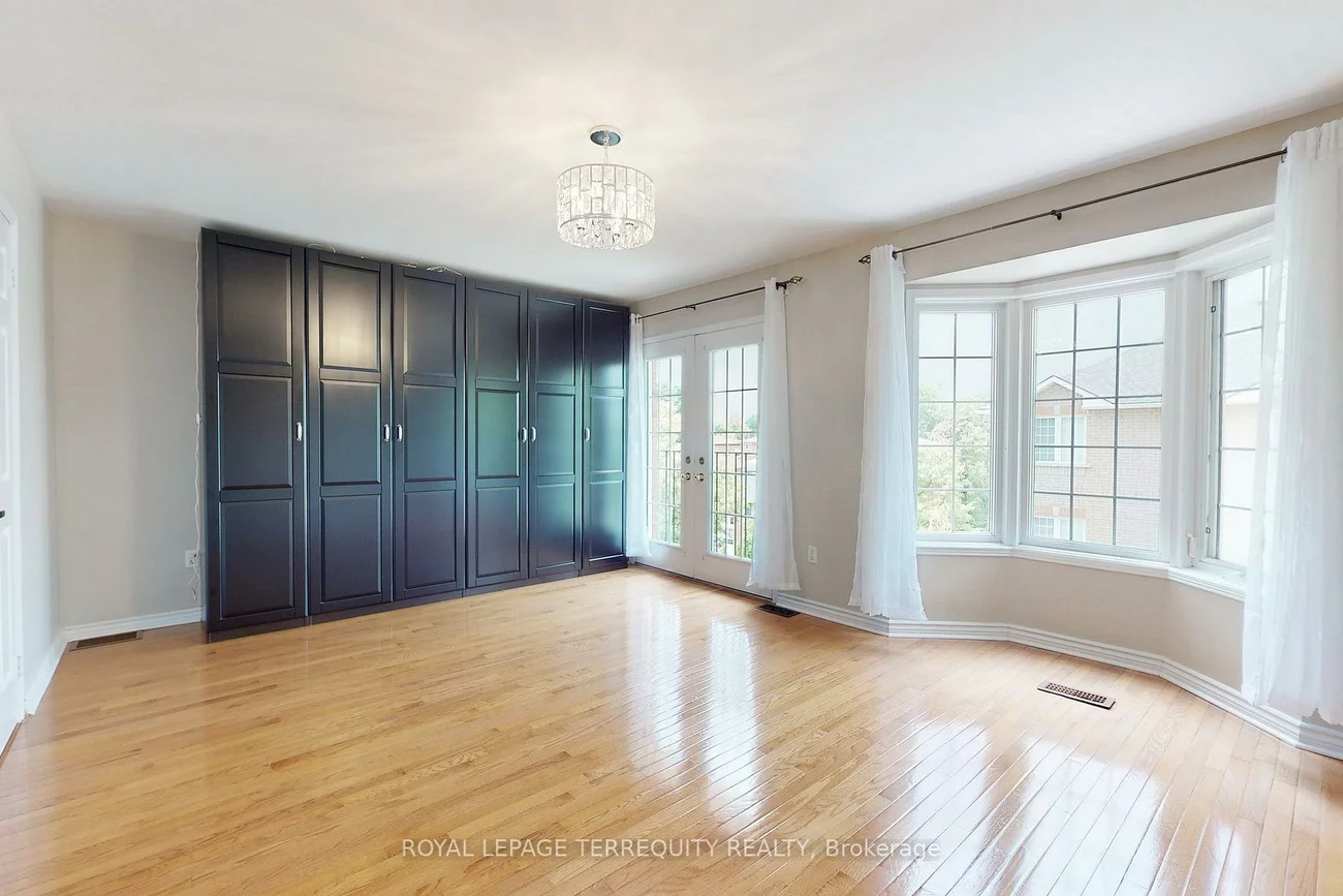 1130, Cawthra, Mineola, Mississauga
