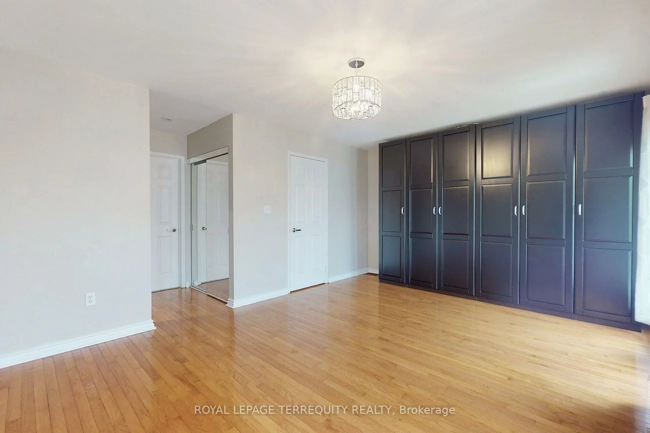 1130, Cawthra, Mineola, Mississauga