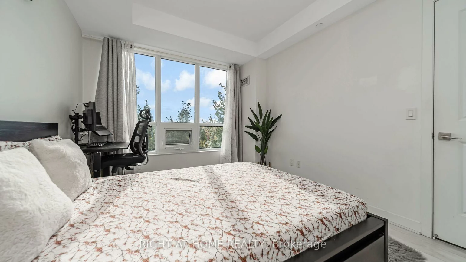 4655, Glen Erin, Central Erin Mills, Mississauga