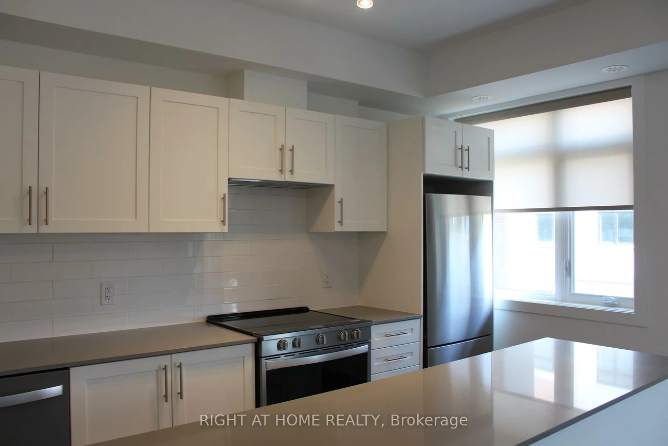 1075, Douglas Mccurdy, Lakeview, Mississauga