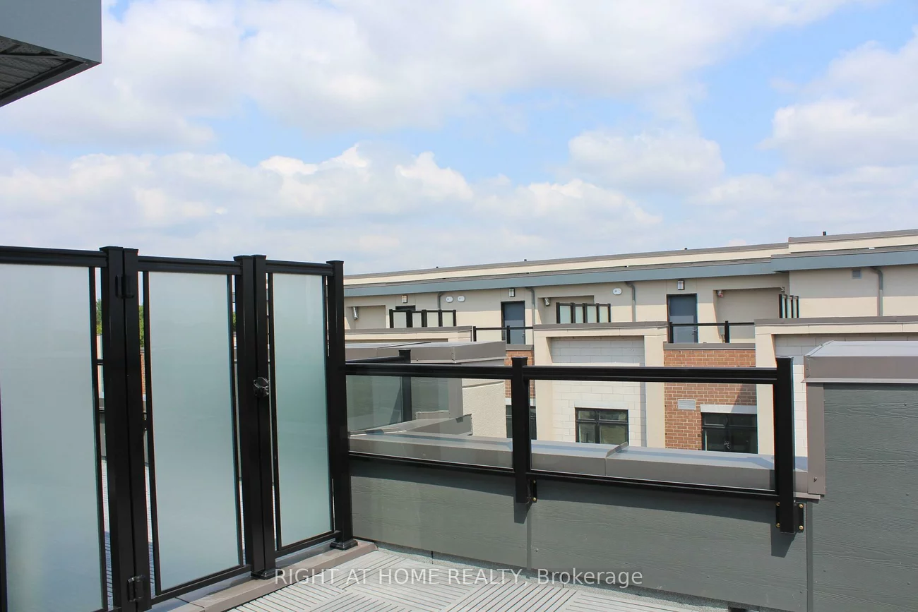 1075, Douglas Mccurdy, Lakeview, Mississauga