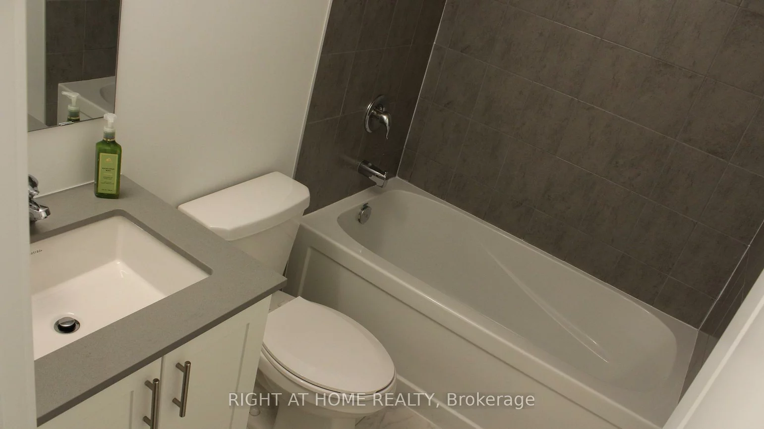 1075, Douglas Mccurdy, Lakeview, Mississauga