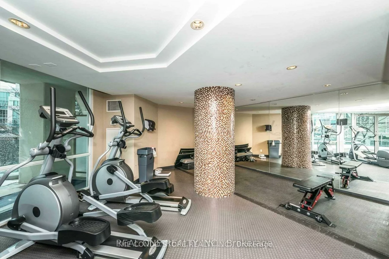 220, Burnhamthorpe, City Centre, Mississauga