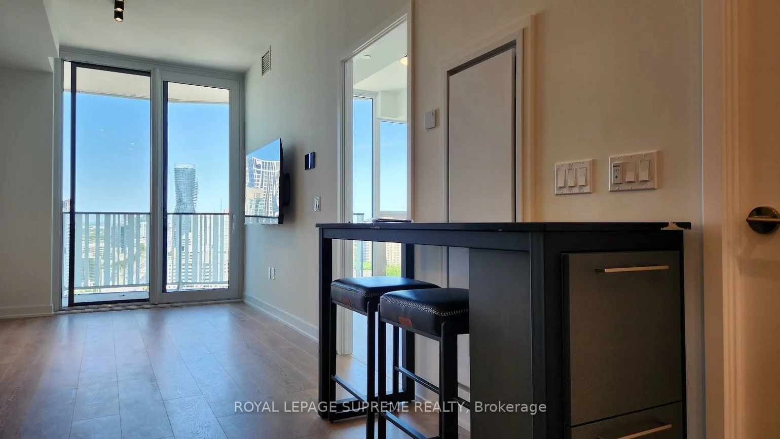 1, Fairview, Mississauga Valleys, Mississauga