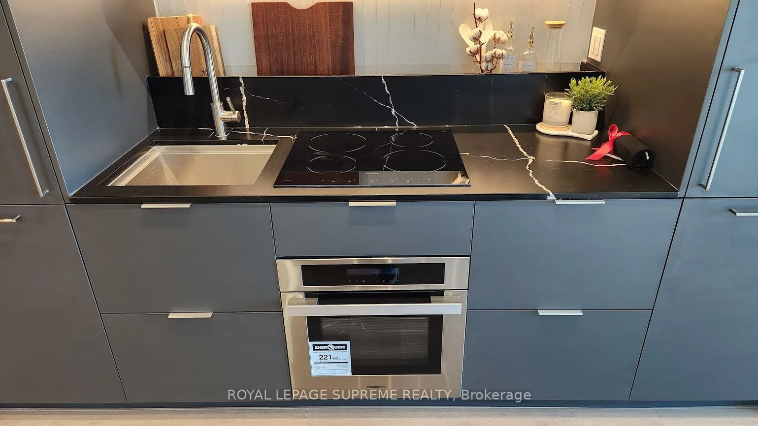 1, Fairview, Mississauga Valleys, Mississauga