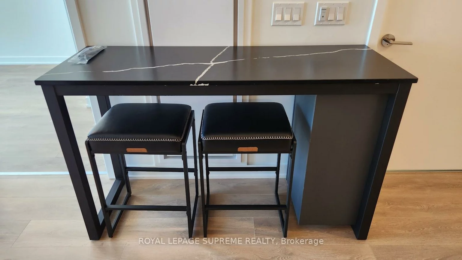 1, Fairview, Mississauga Valleys, Mississauga