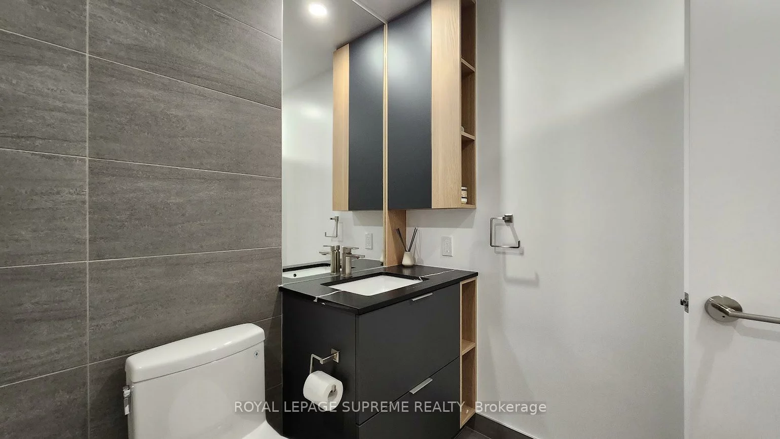 1, Fairview, Mississauga Valleys, Mississauga