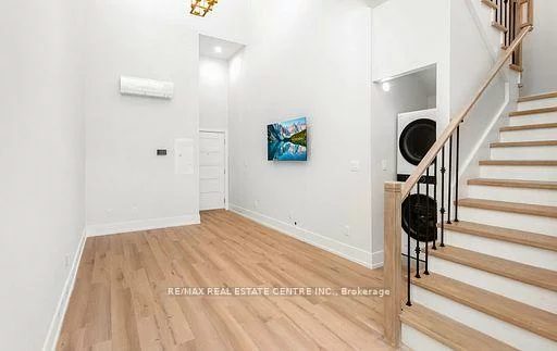271, Queen, Streetsville, Mississauga