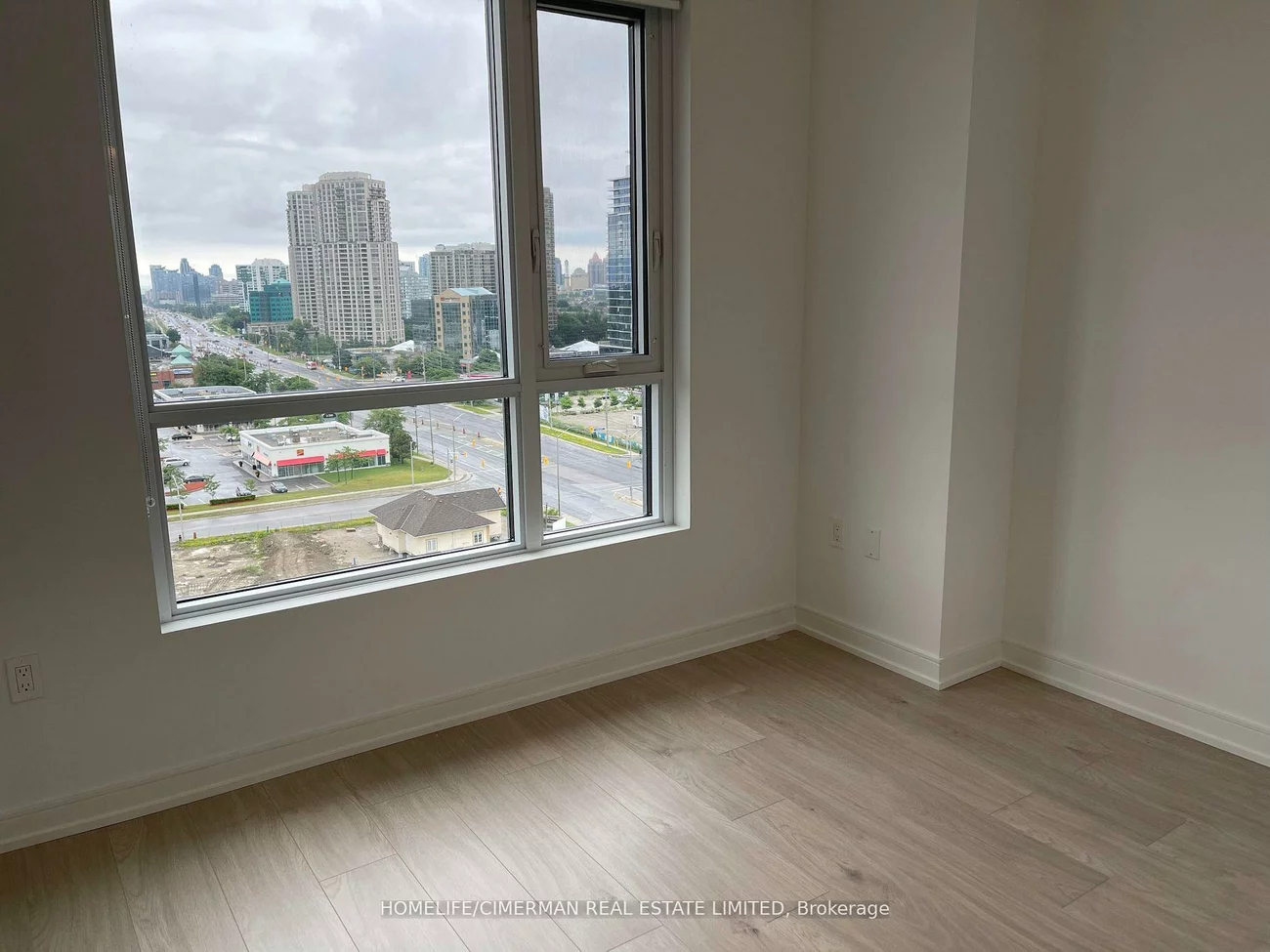 8, Nahani, Hurontario, Mississauga