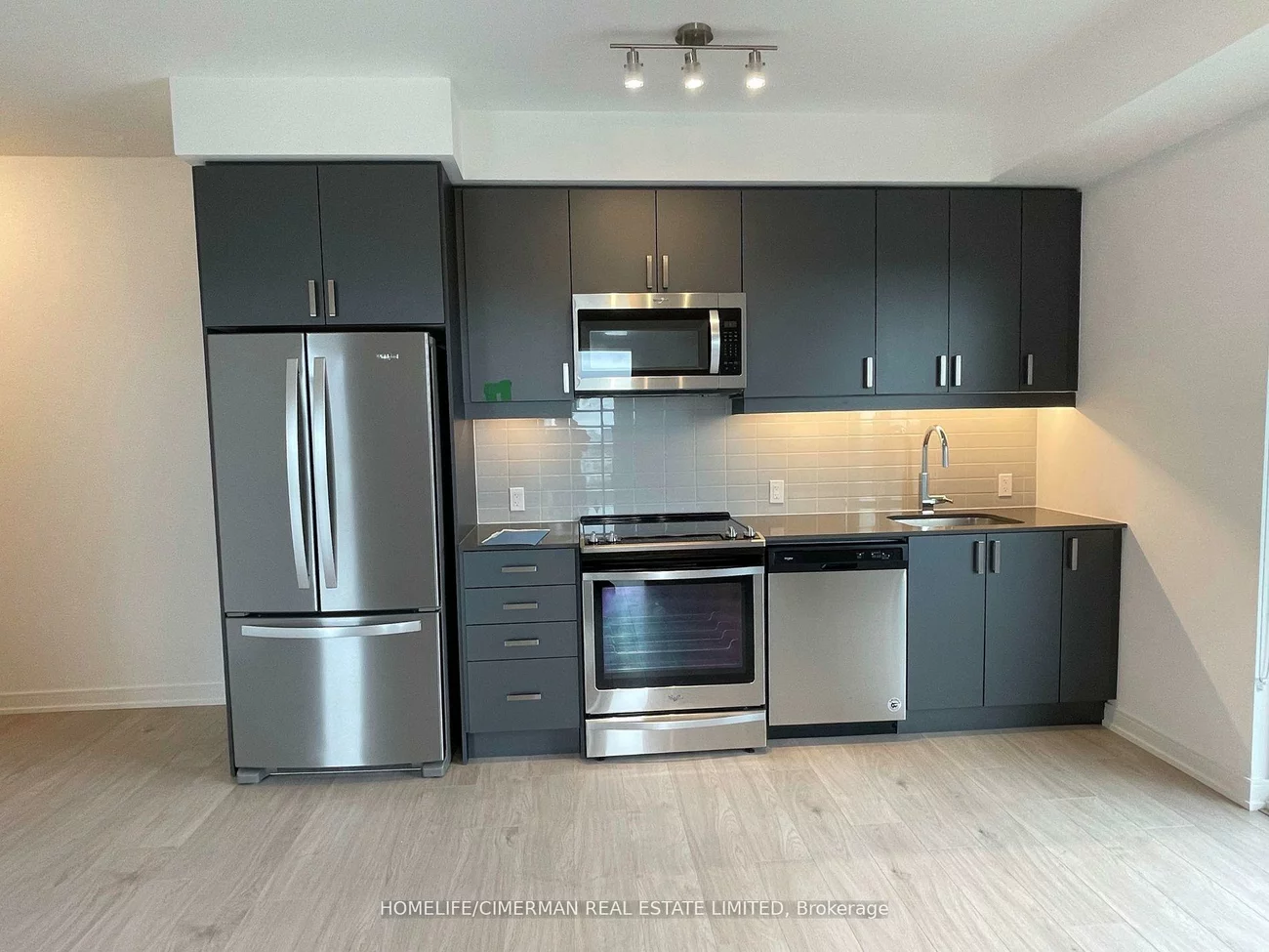 8, Nahani, Hurontario, Mississauga