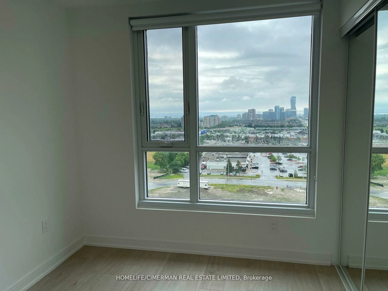 8, Nahani, Hurontario, Mississauga