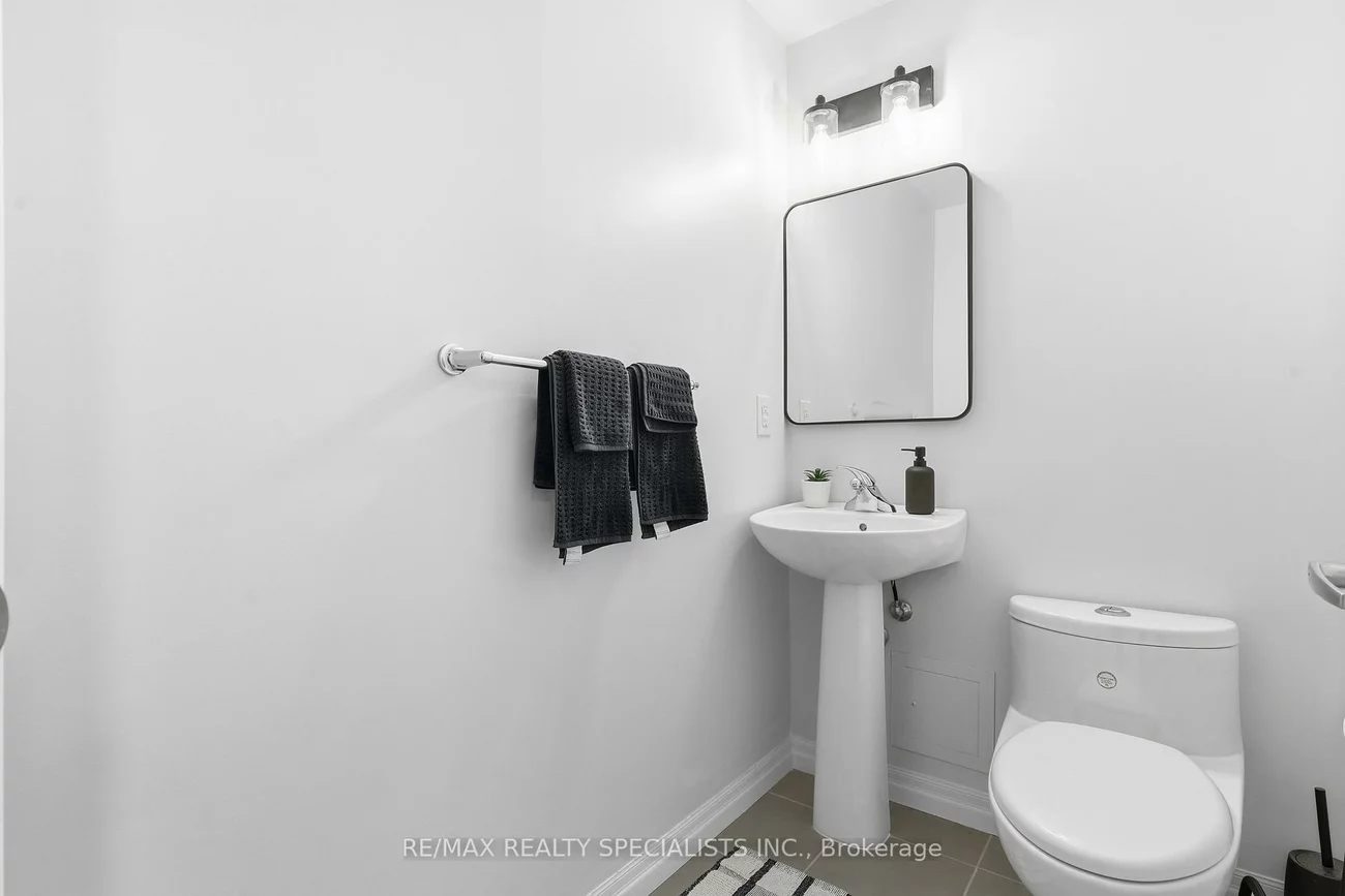 223, Webb, City Centre, Mississauga