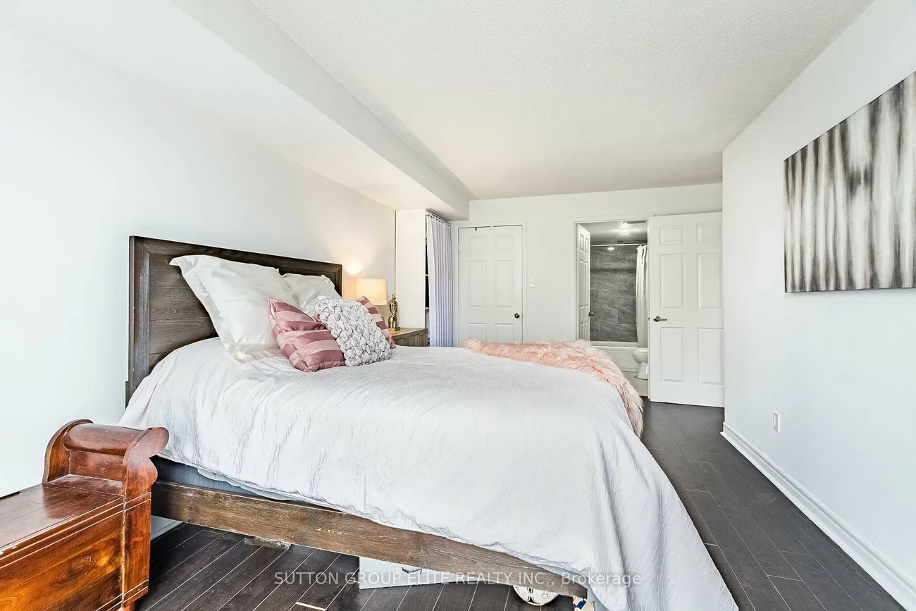 2091, Hurontario, Cooksville, Mississauga