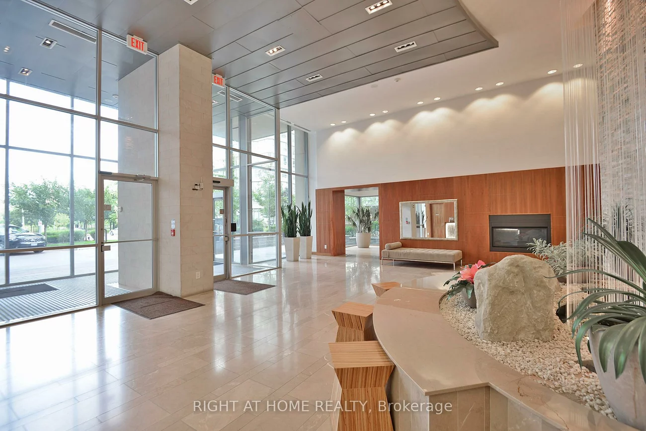 225, Webb, City Centre, Mississauga