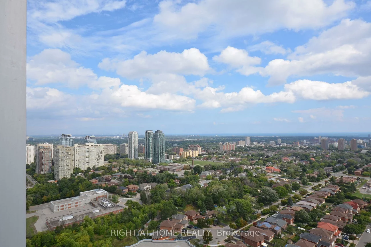 225, Webb, City Centre, Mississauga