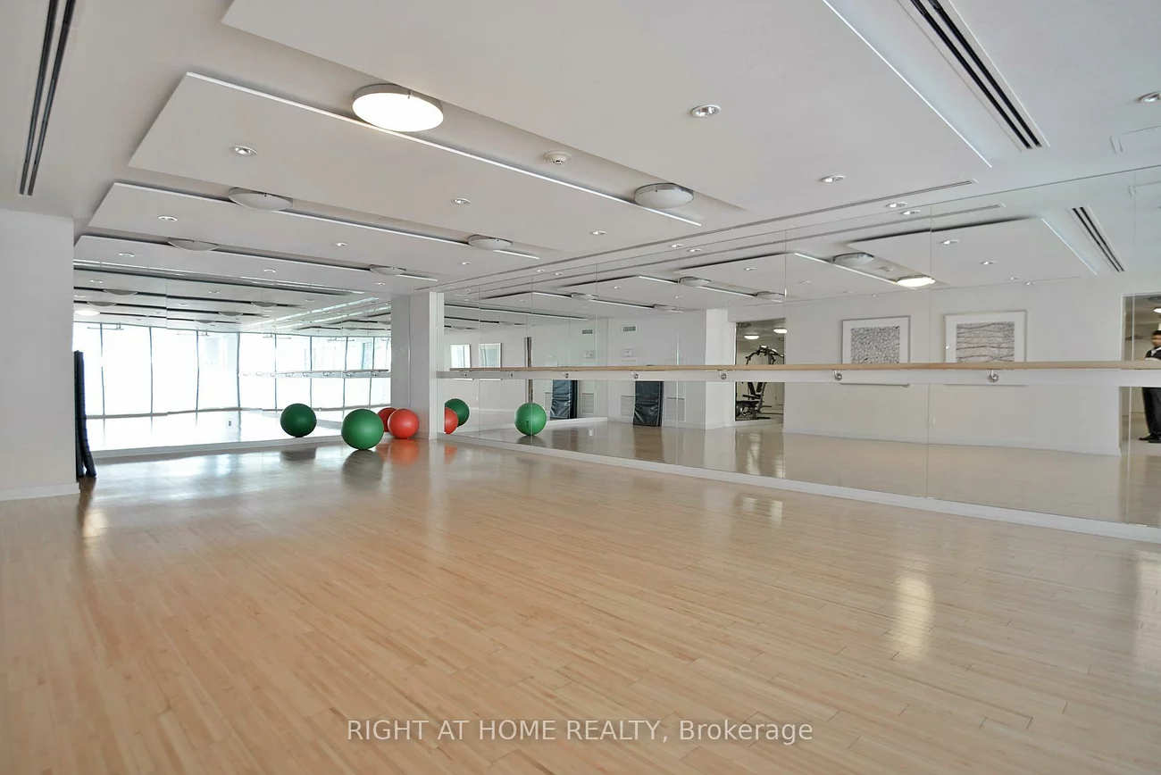 225, Webb, City Centre, Mississauga