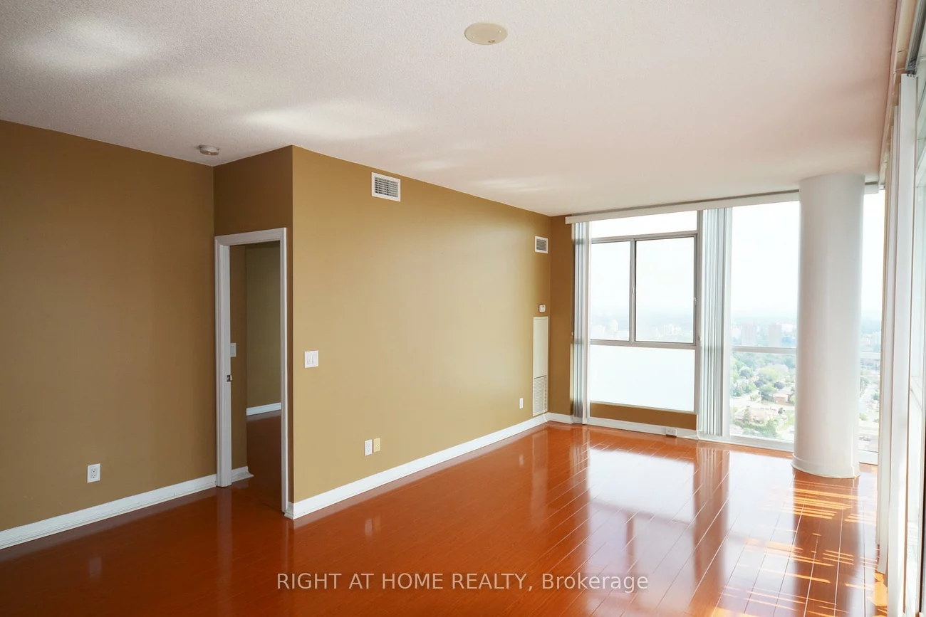 225, Webb, City Centre, Mississauga