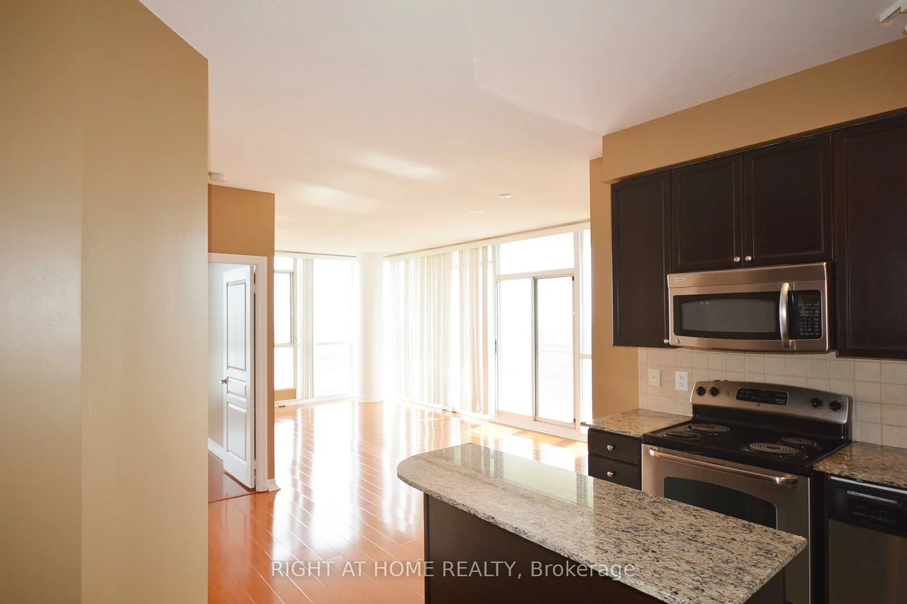 225, Webb, City Centre, Mississauga