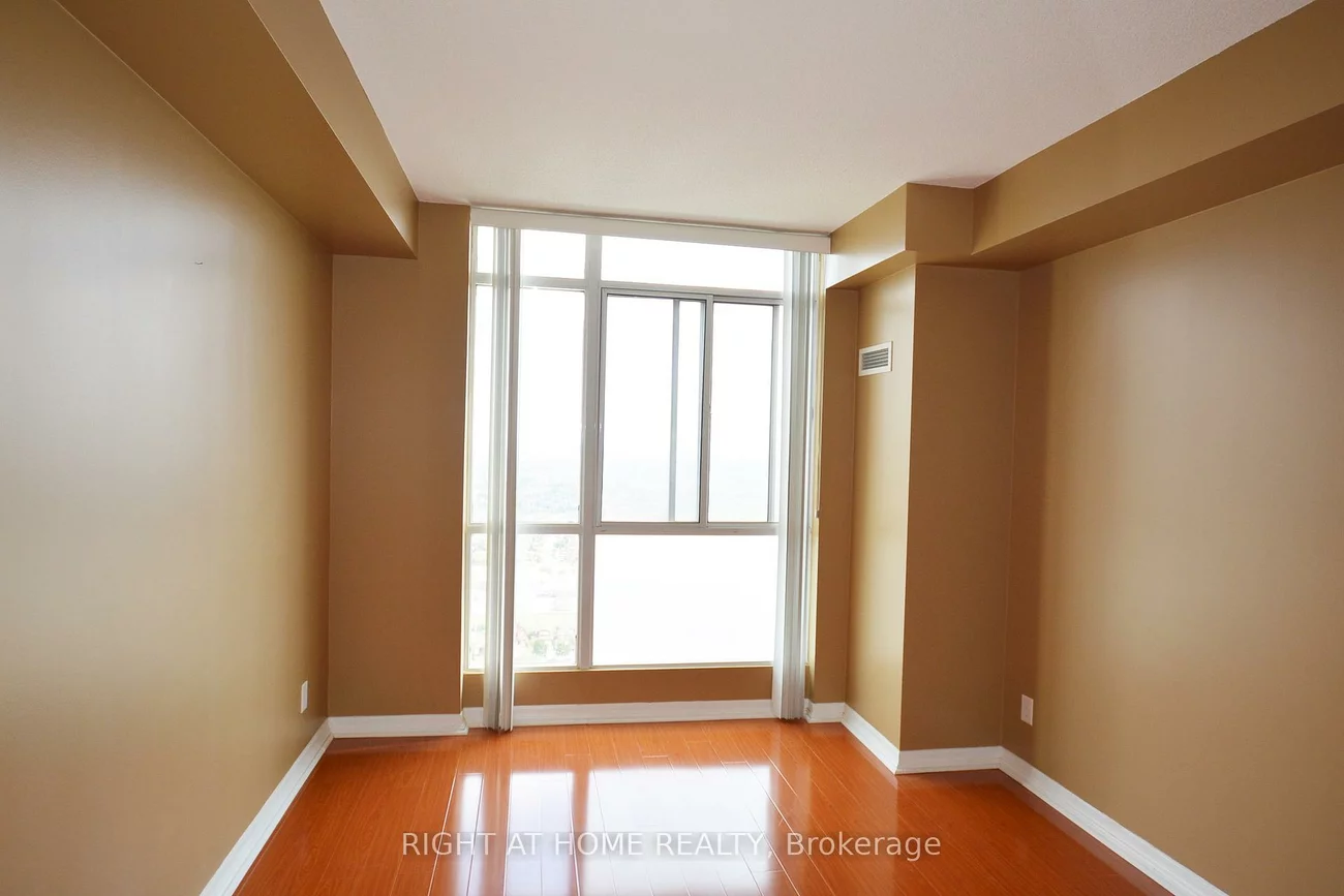 225, Webb, City Centre, Mississauga