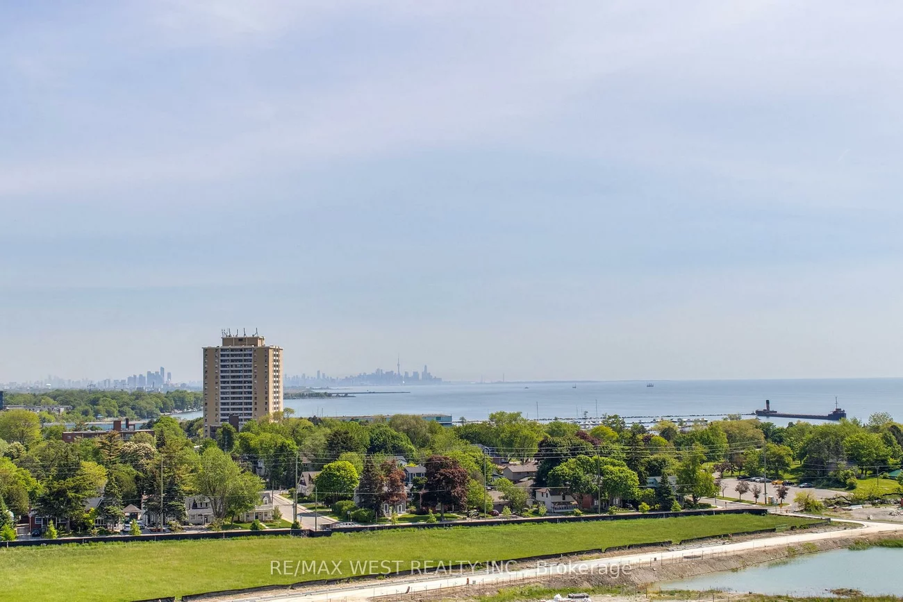 251, Masonry, Port Credit, Mississauga