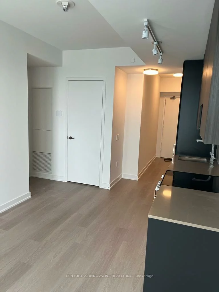 3883, Quartz, City Centre, Mississauga