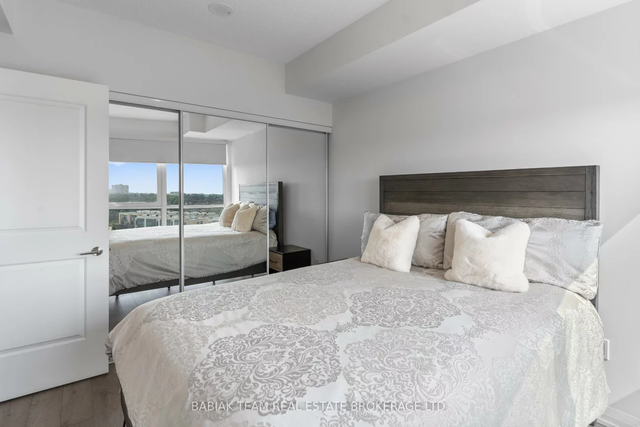 65, Watergarden, Hurontario, Mississauga