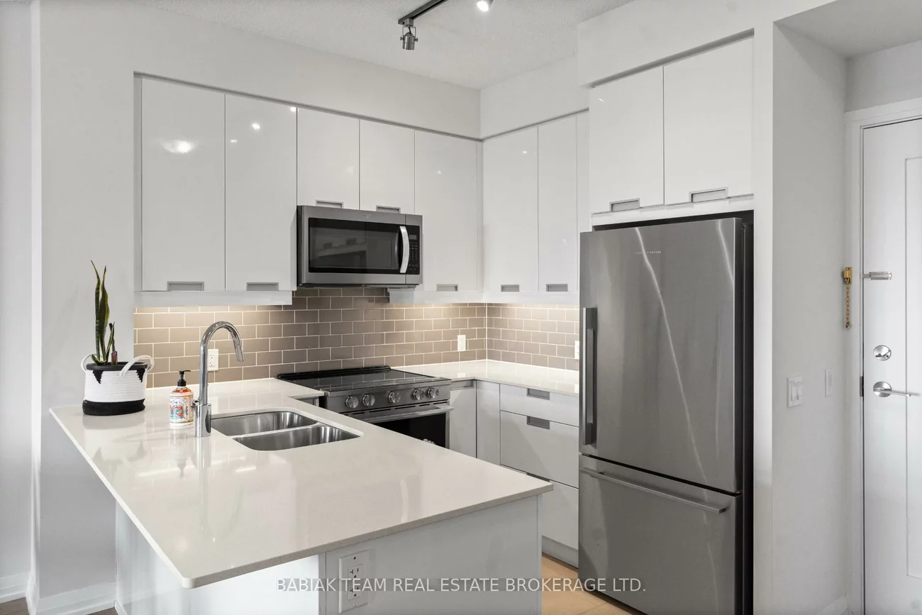 65, Watergarden, Hurontario, Mississauga